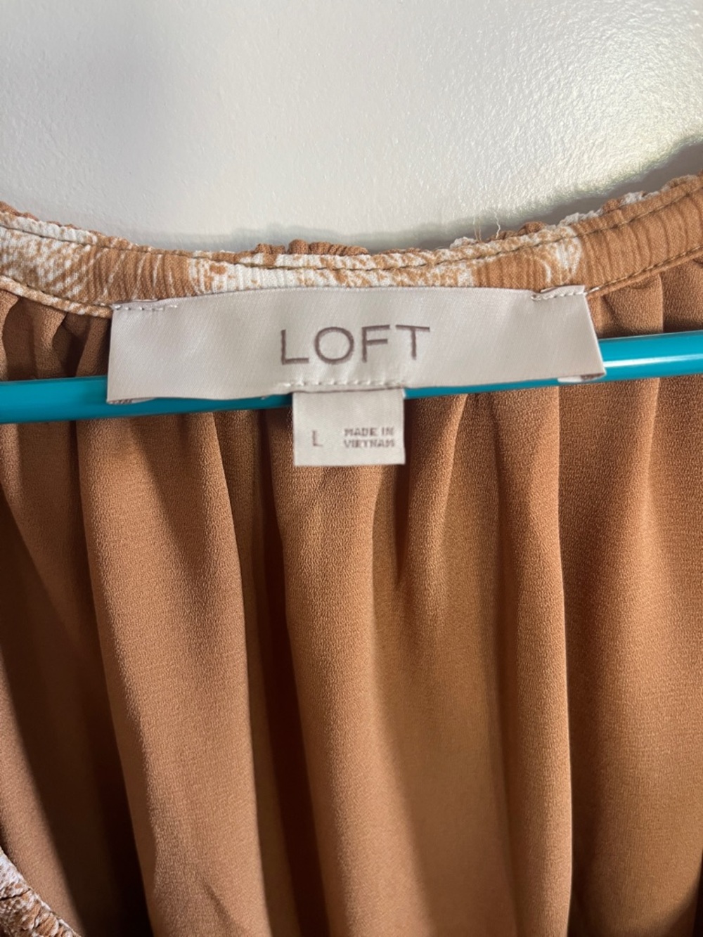NWOT LOFT Women’s Tan Floral Puff-Sleeve Peasant Blouse - Picture 2 of 5
